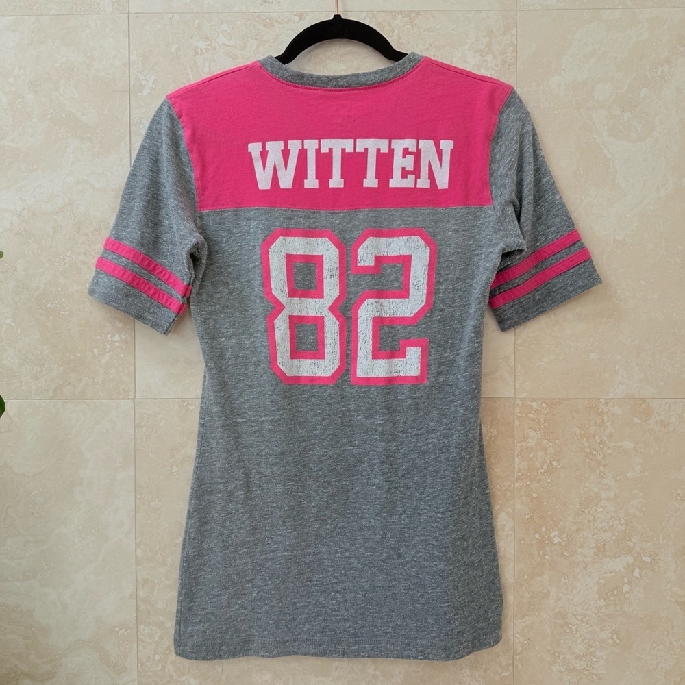 Dallas Cowboys Jason Witten #82 Jersey Tee V-Neck Short Sleeve Women’s GUC - Picture 2 of 4